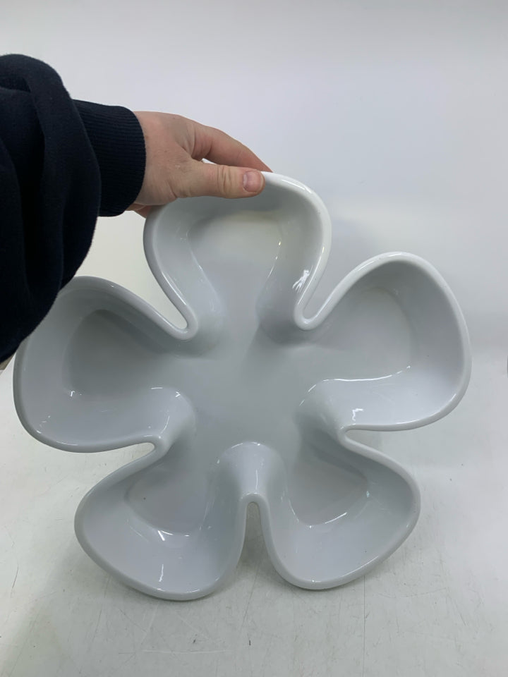 WHITE FLOWER SHAPED SERVING BOWL.