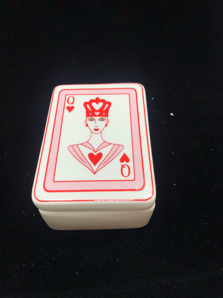 QUEEN OF HEARTS CERAMIC BOX.