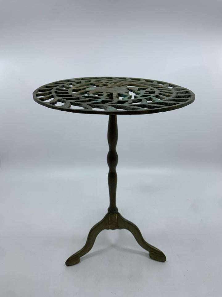 SM METAL HORSE PATINA PLANT STAND.