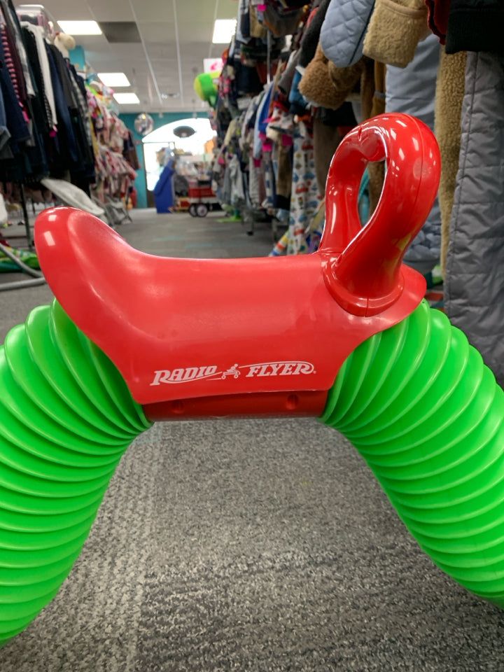 Radio Flyer The Inchworm Classic Bounce and Go