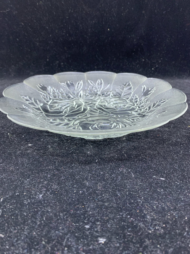 28 PC SVC 8 FROSTED ROSE PATTERNED GLASS DINNER PLATE, SERVING PLATE, BOWL, MUGS
