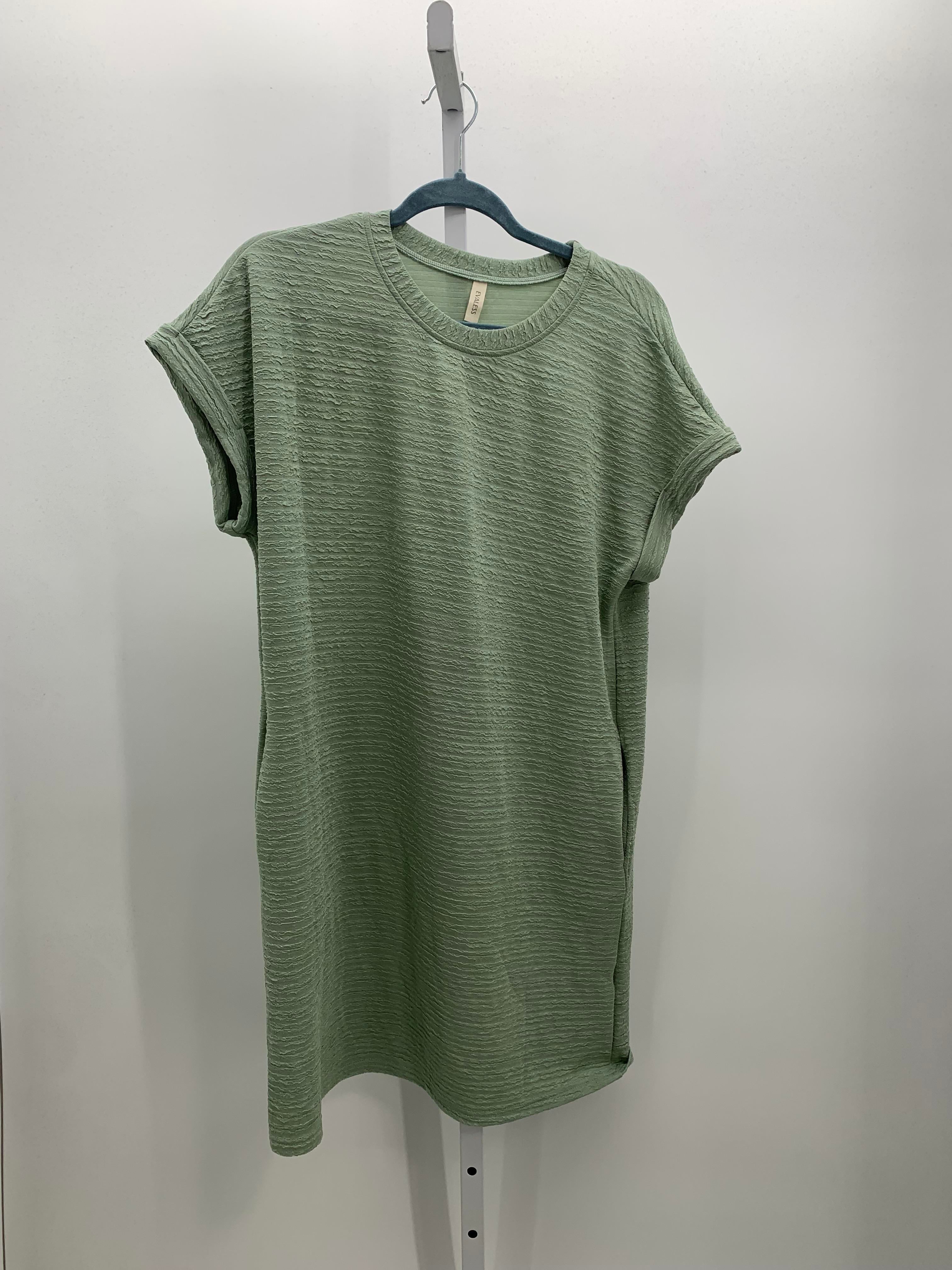 Size Medium Misses Short Sleeve Dress