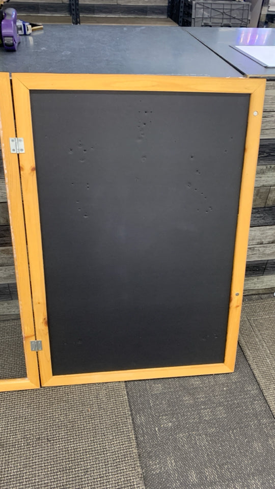 LT WOOD JERSEY DISPLAY FRAME.