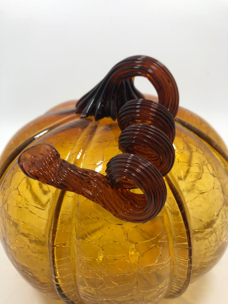 LG AMBER GLASS BLOWN PUMPKIN W/SPIRAL GLASS STEM.
