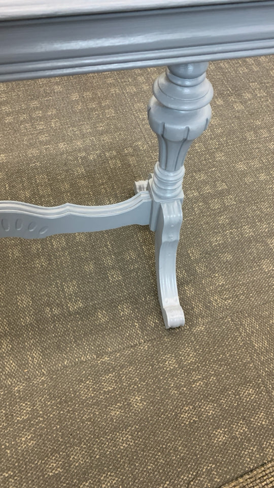 LT BLUE PAINTED SIDE TABLE W/BEVELED EDGES AND SPINDLE LEGS.