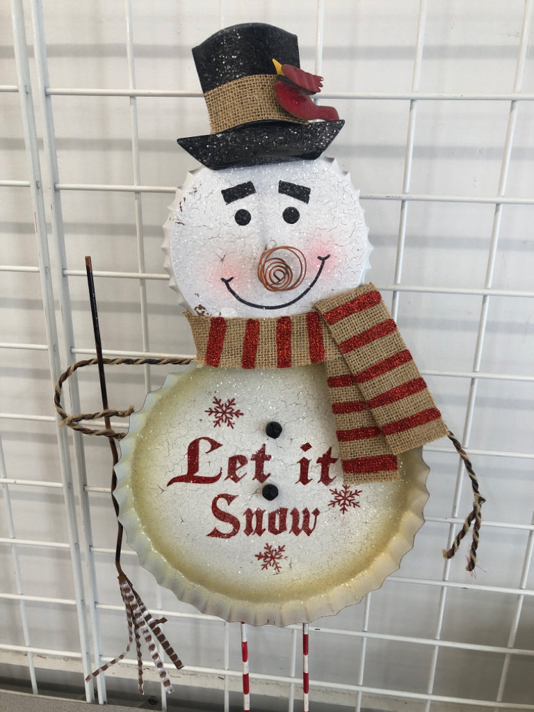 LET IT SNOW BOTTLE CAP METAL SNOWMAN.