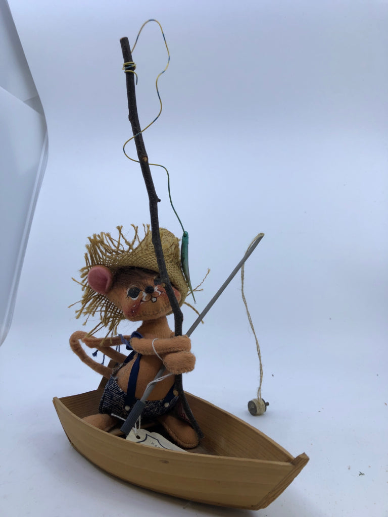 ANNA LEE MOUSE FISHERMAN.