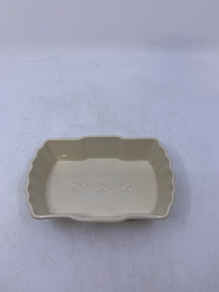 SMALL STONEWARE BAKER.