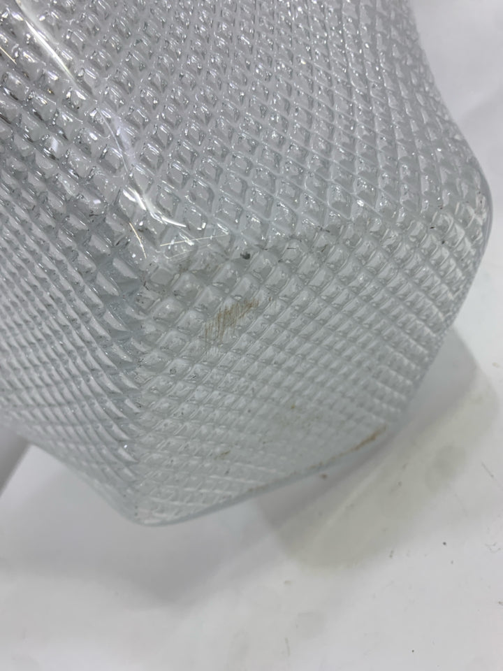 SCALLOPED RIBBON TEXTURED BOWL.