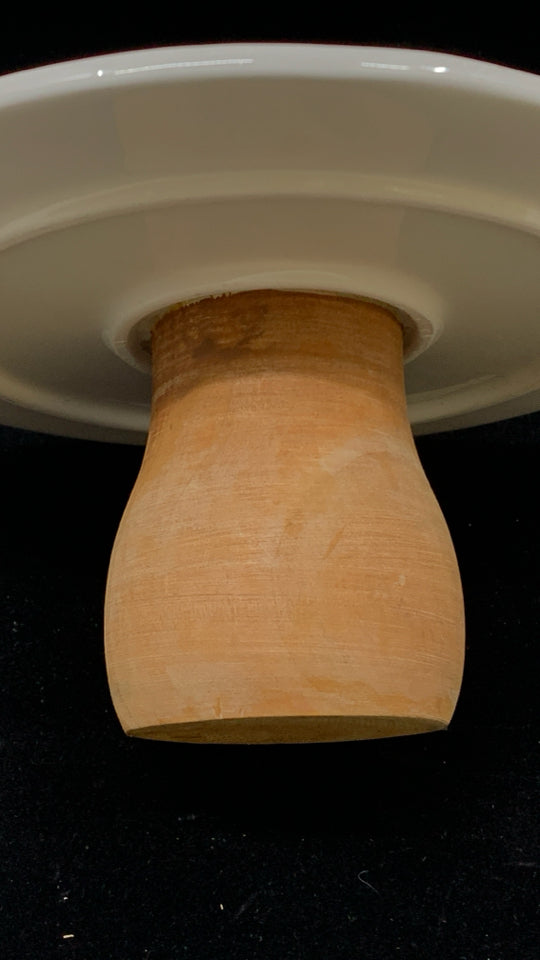 WHITE CERAMIC DESSERT SERVER W/WOOD BASE.