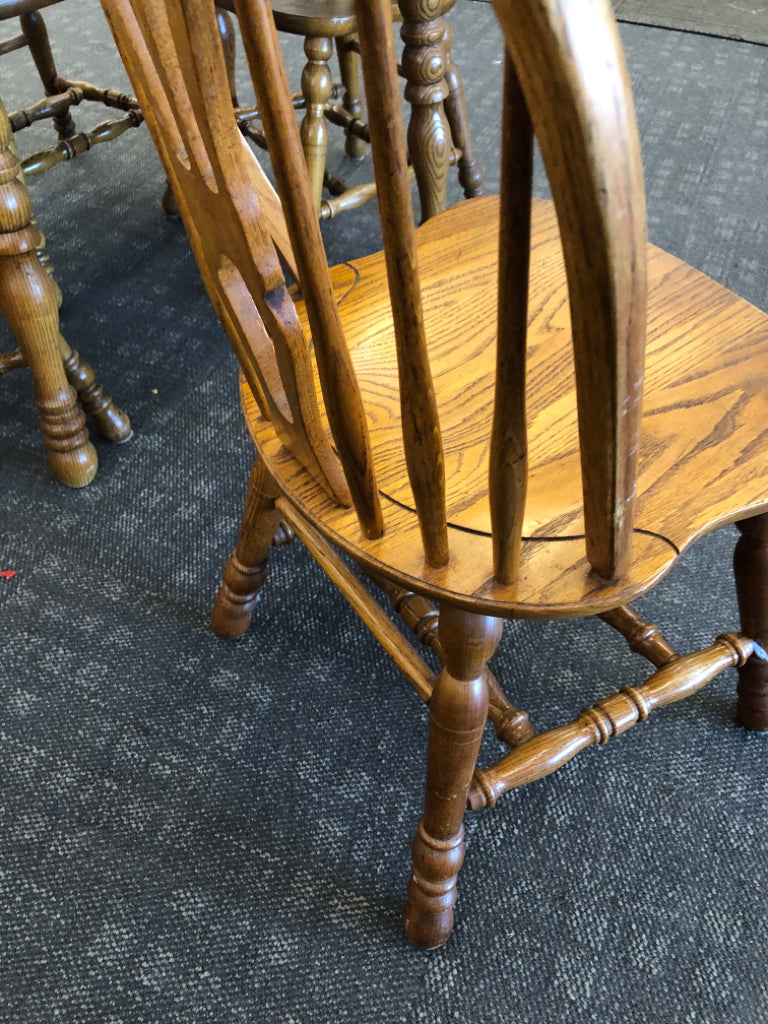 ROUND WOOD DROP SIDE DINING TABLE W/4 CHAIRS.