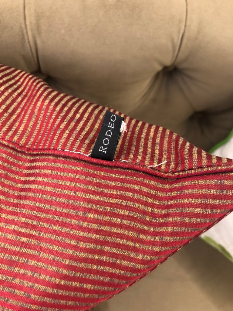 RED PILLOW STRIPED W/GOLD.