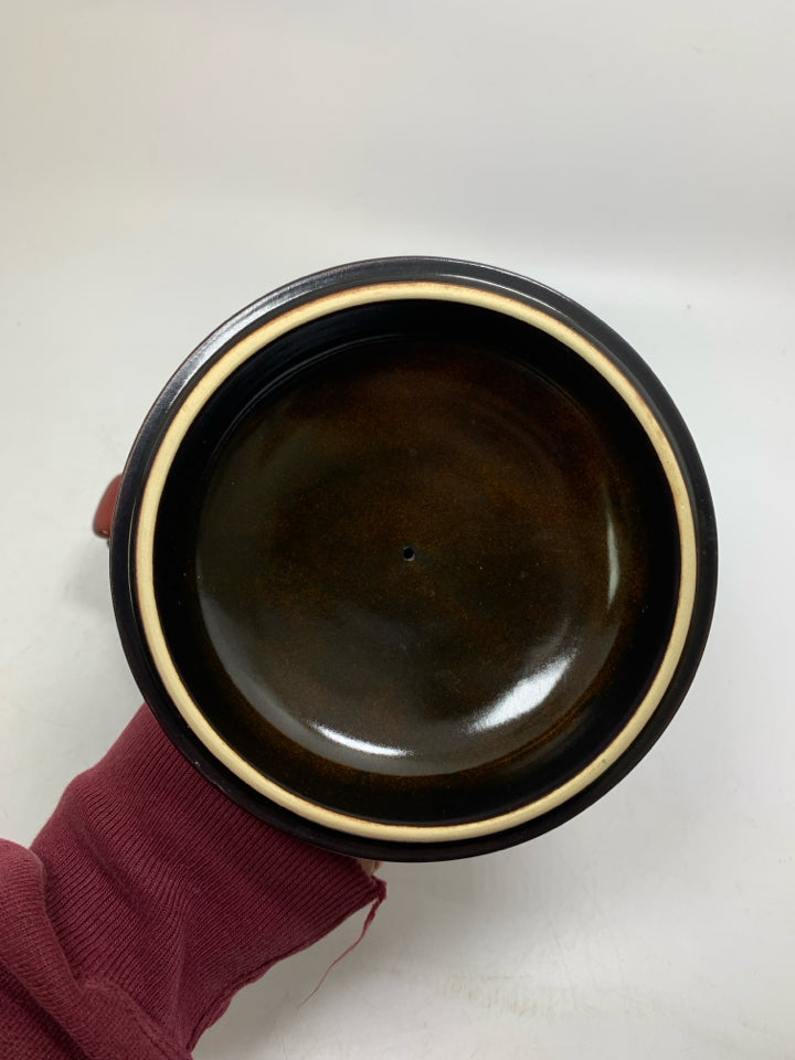 SMALL CIRCLE BAKING DISH W/ RACK & LID.