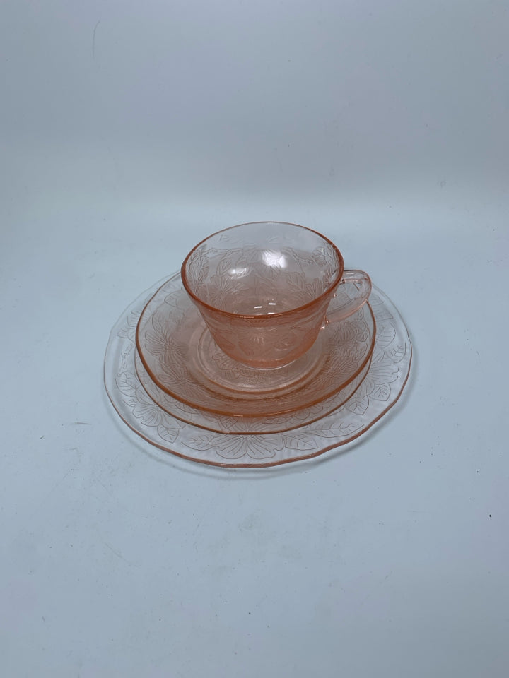 4 PC VTG PINK DEPRESSION GLASS W/ PRESSED FLOWERS.