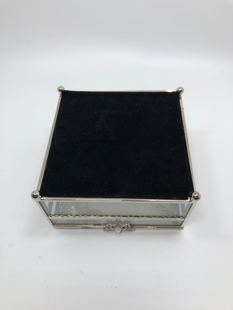 SILVER BUTTERFLY AND GLASS DECORATIVE BOX.