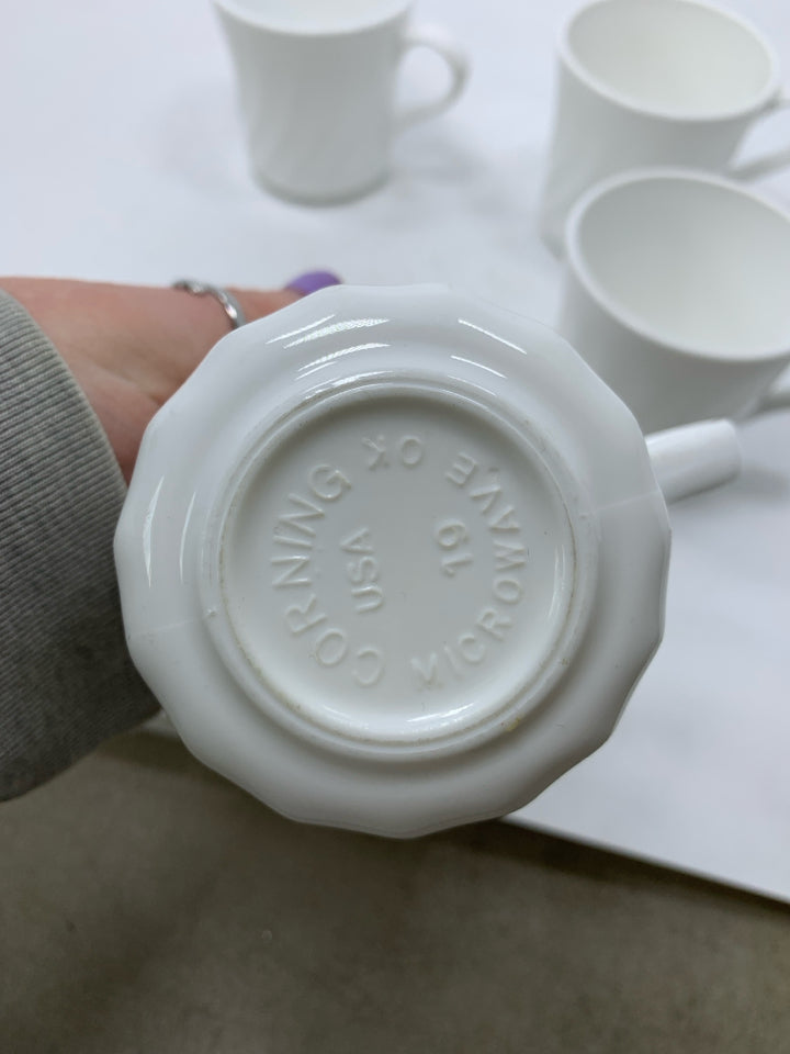 4 RIBBED MUGS.
