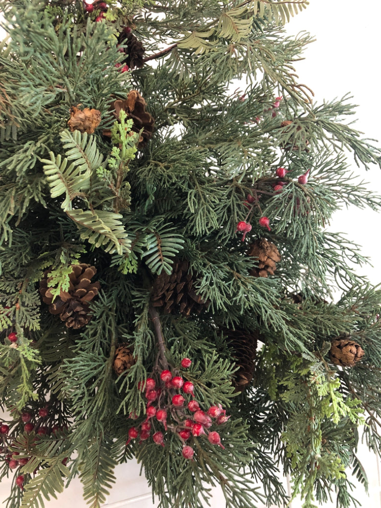 FAUX PINE & BERRY SWAG.