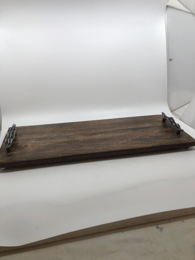 RUSTIC DISPLAY TRAY W/METAL LEAVES.