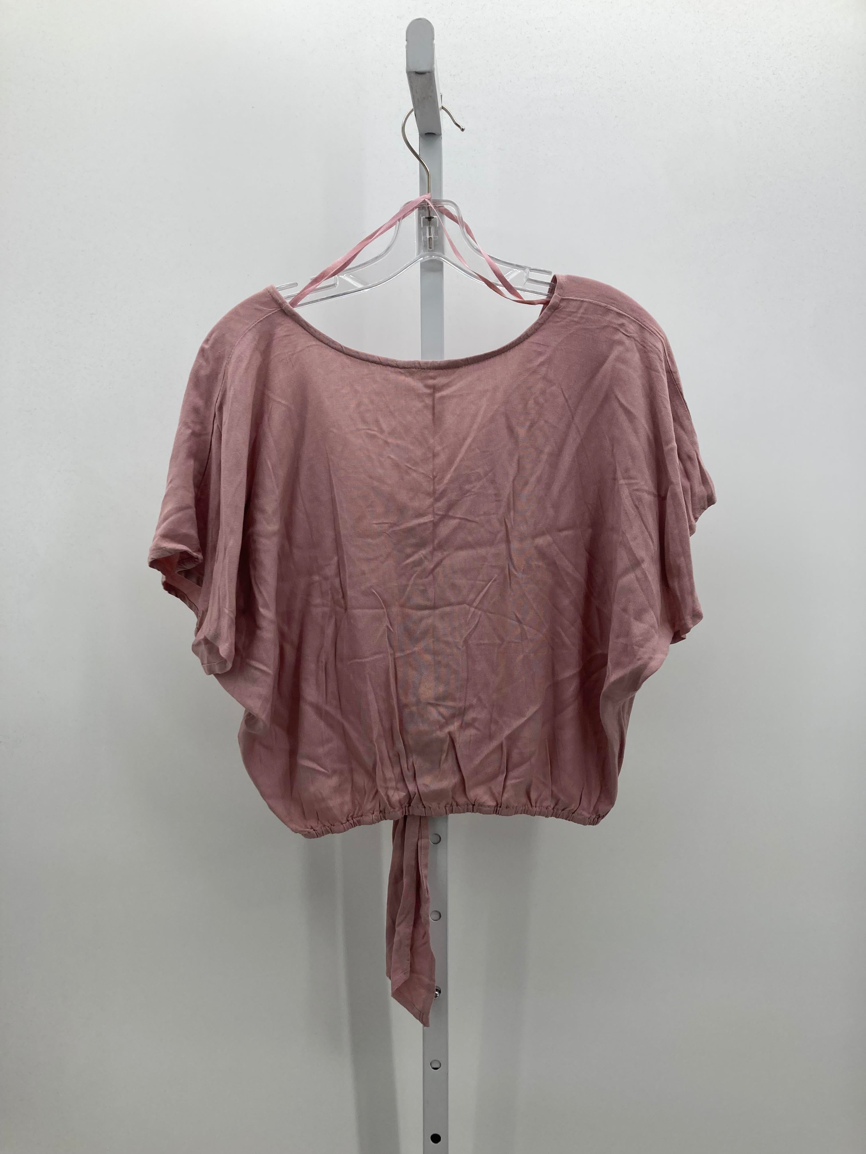 Size Medium Misses Short Sleeve Shirt