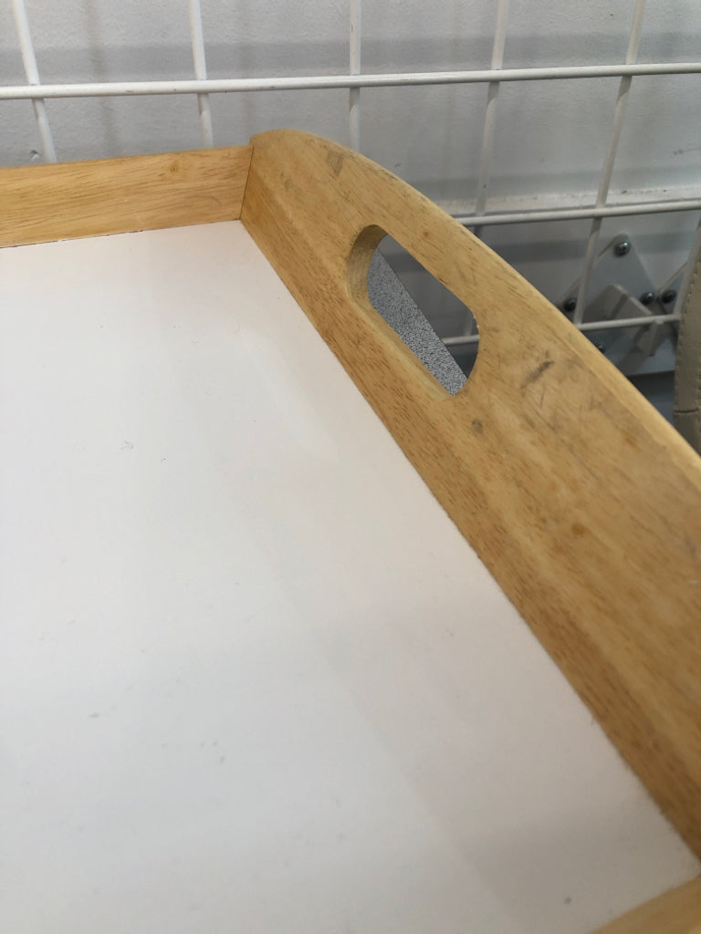 LIGHT WOOD TRAY W/WHITE BASE.