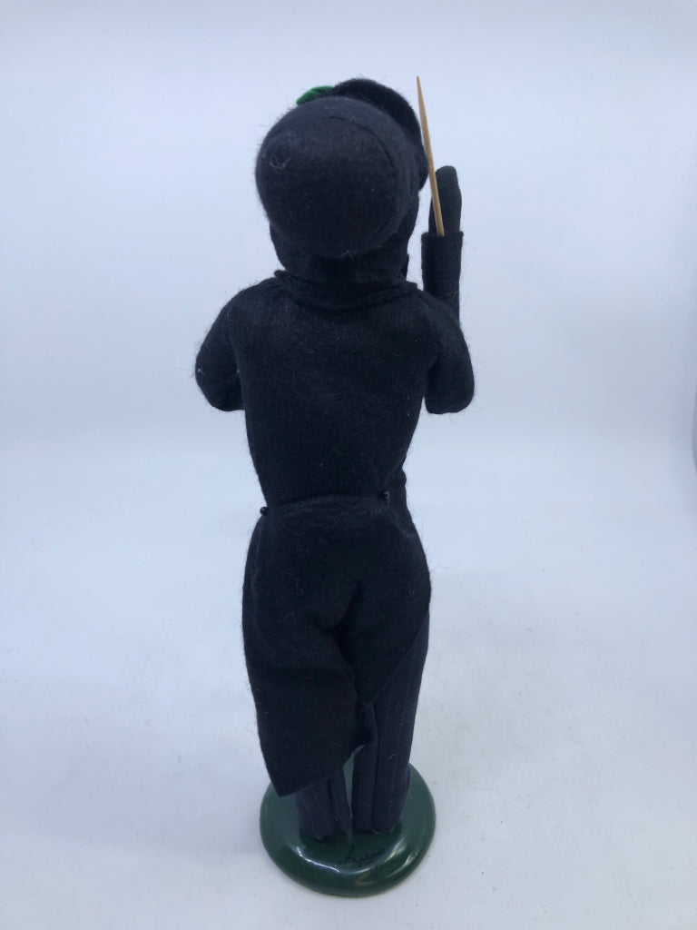 BYERS' CHOICE CONDUCTOR W BLACK COAT-1991.