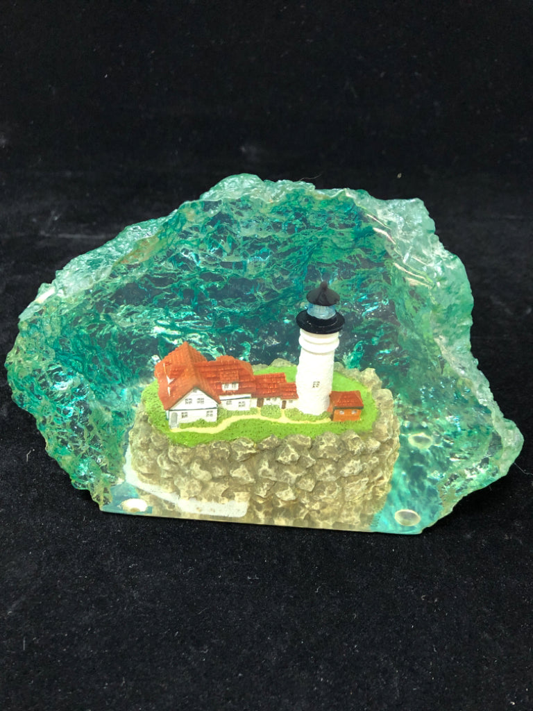RESIN PORTLAND HEAD MAINE LIGHT HOUSE FIGURE.