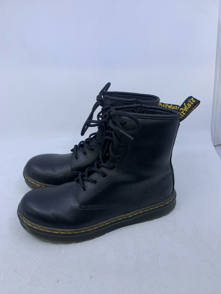 Dr. Martens Size 5 6 Unisex Boots