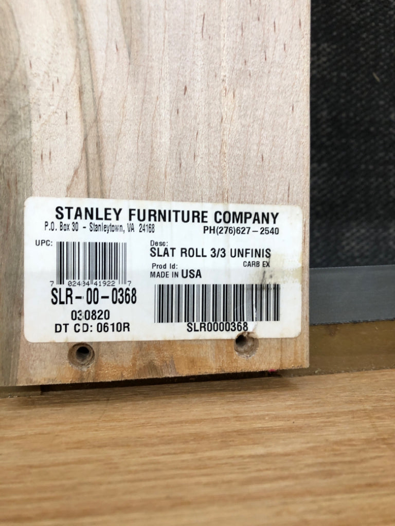 OAK TWIN BED.