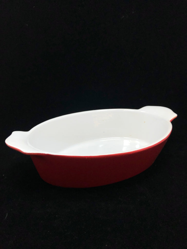 RED OVAL CERAMIC BAKING DISH.