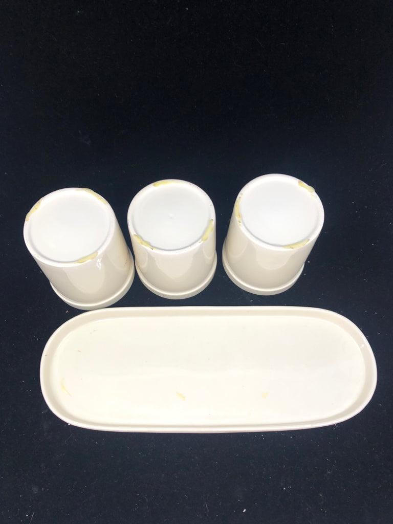 4PC RAE DUNN SANTA UTENSIL HOLDER W PLATE.