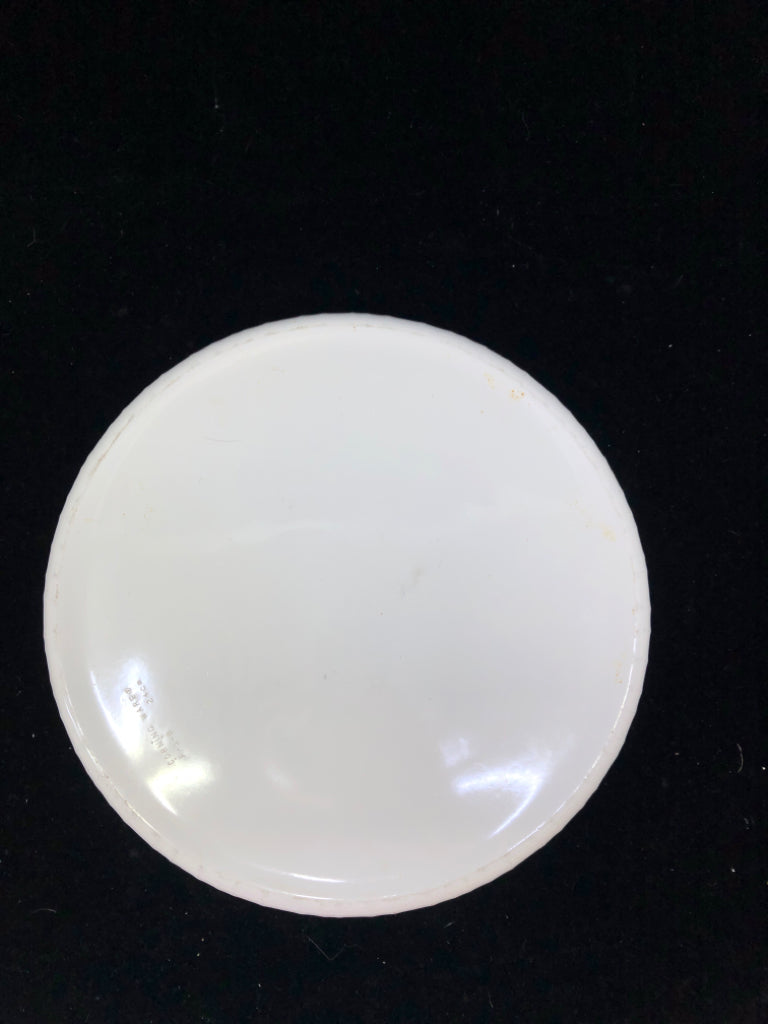 ROUND WHITE CORNING WARE BAKING DISH.
