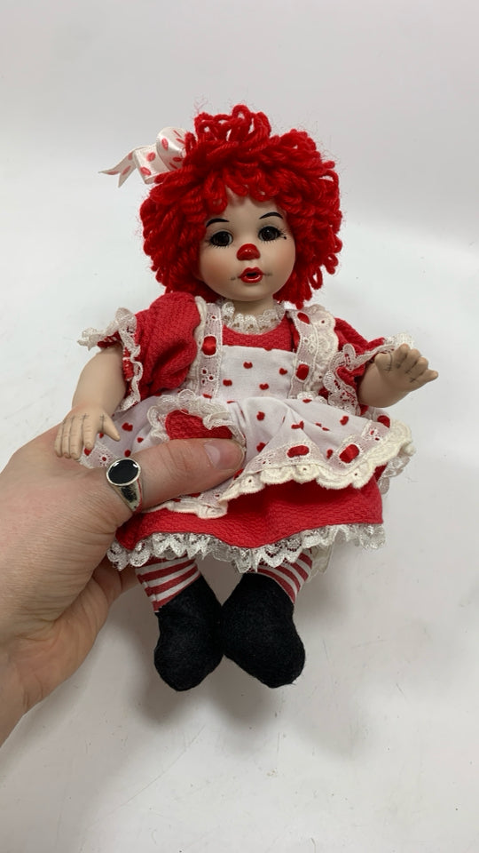 BEAR HUGS & KISSY- MARIE OSMOND SITTING DOLL.