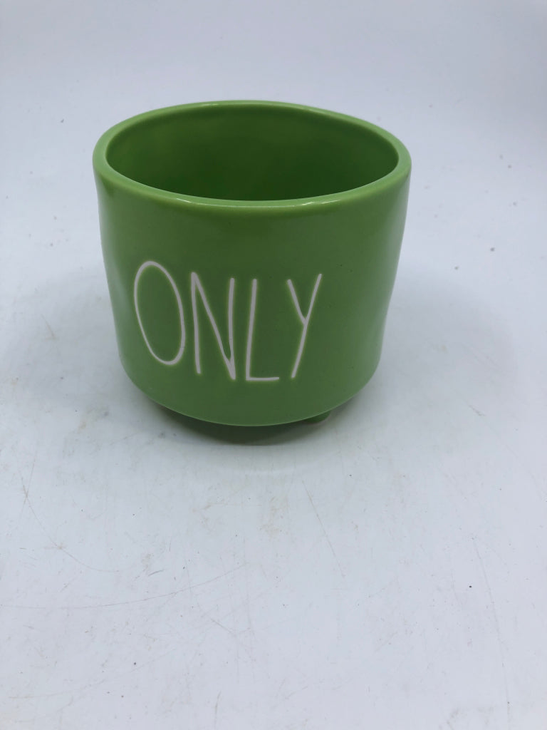 2 ONLY CHIVES-FOOTED PLANTERS.