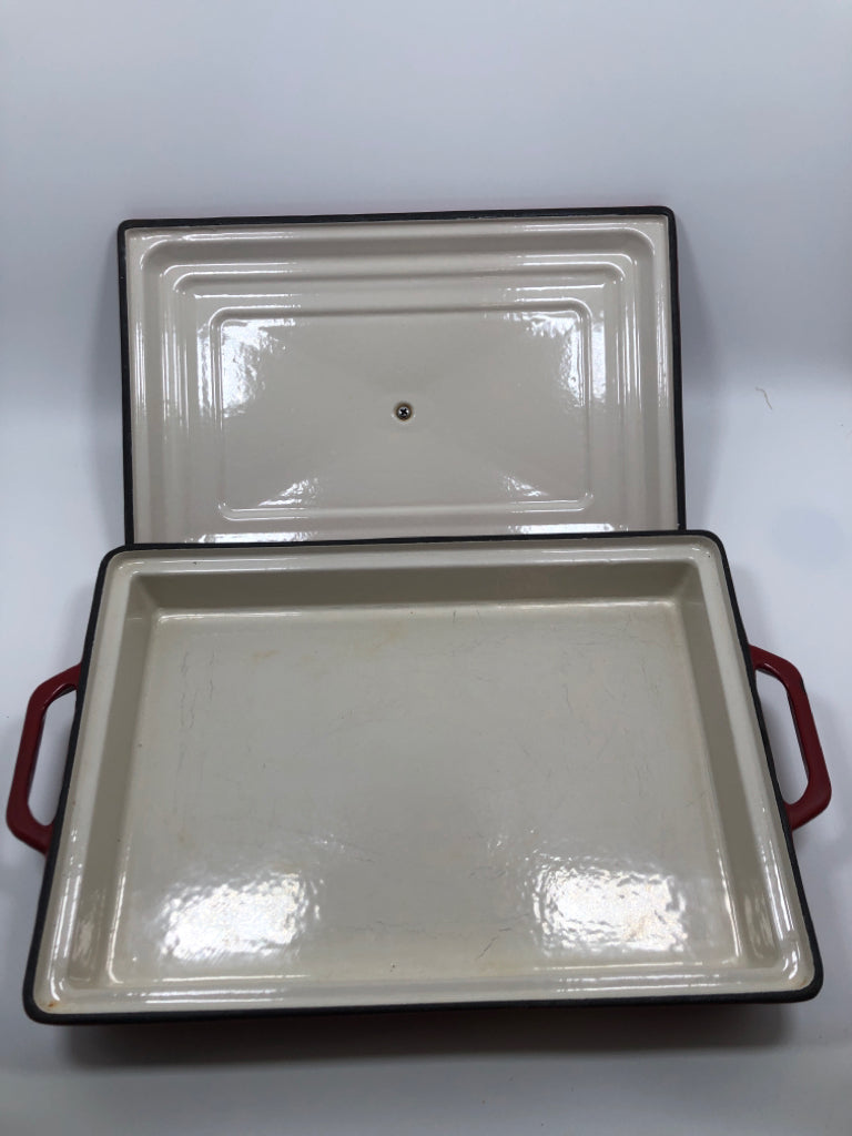 HEAVY RED STONEWARE BAKING DISH W/LID.