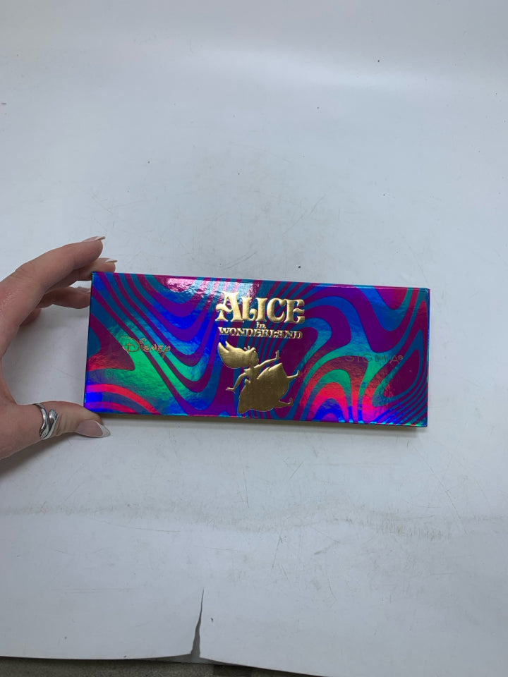 Special Edition Sigma Beauty Disney Alice in Wonderland Eyeshadow Palette