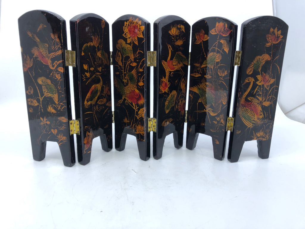 ASIAN STYLE MINI ROOM DIVIDER.