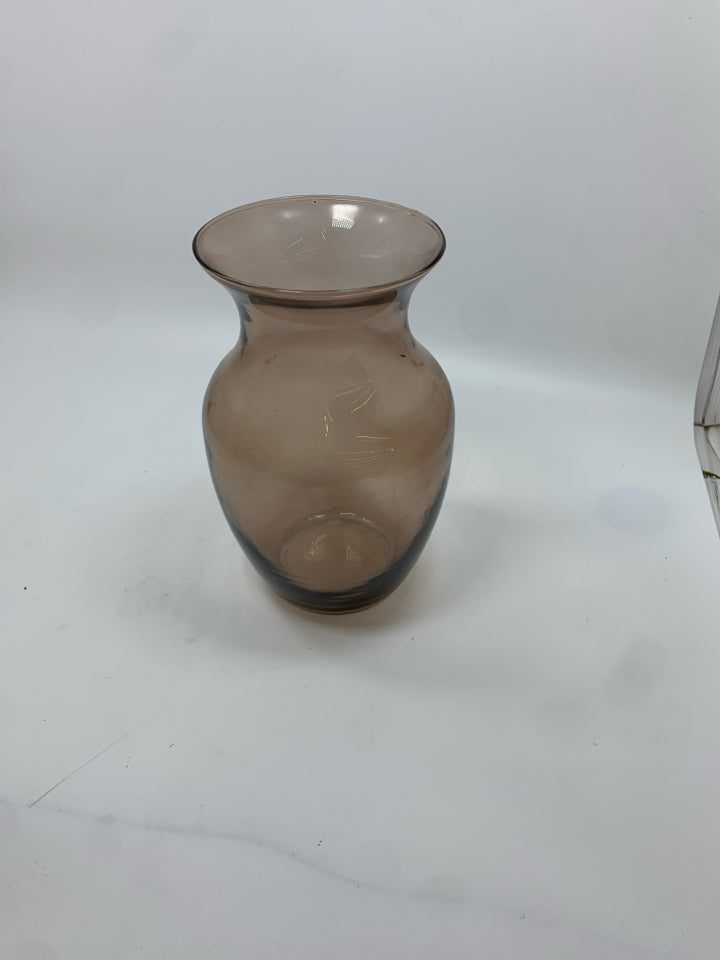 PURPLE GLASS VASE.