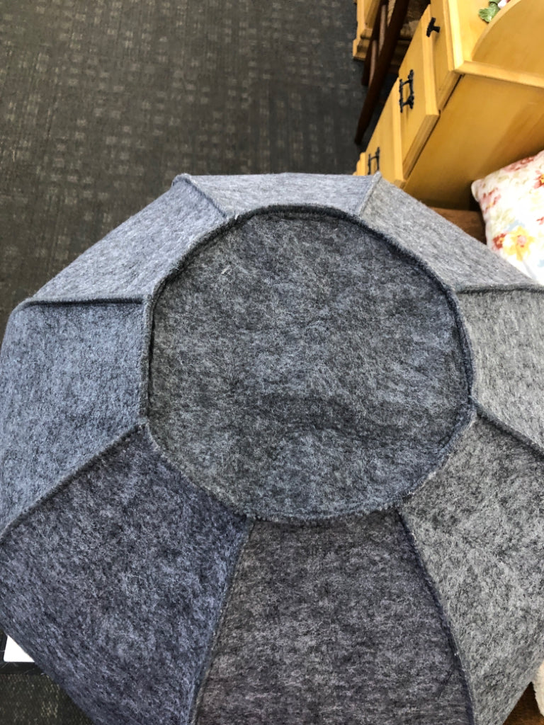 PROBODY GREY PILATES BALL + FELT COVER.