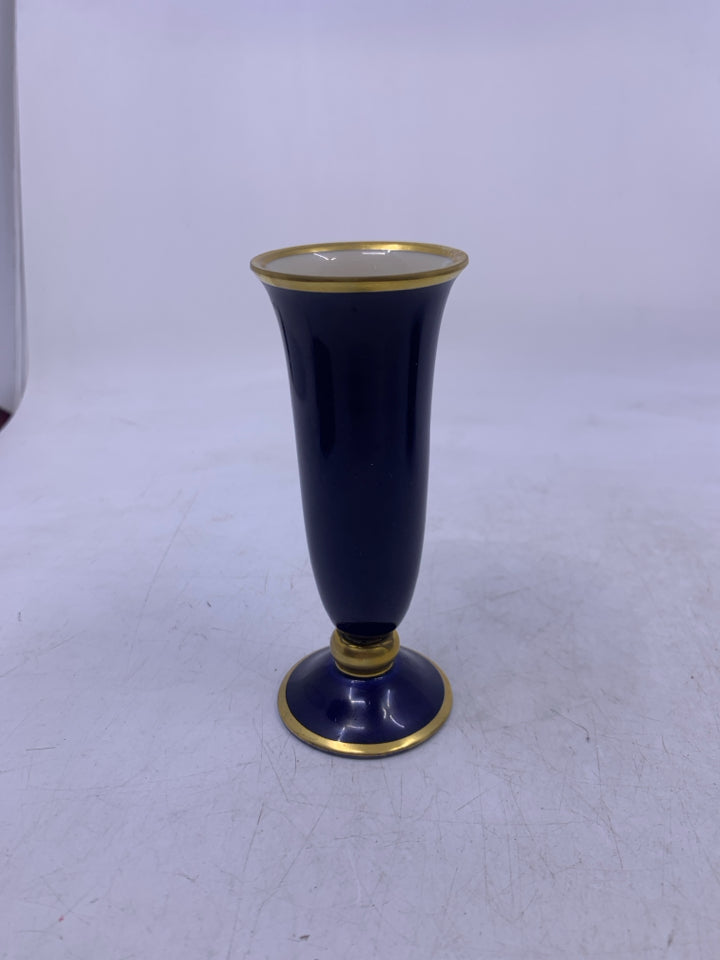 SMALL FOOTED COBALT BLUE VASE W/ GOLD EDGES.