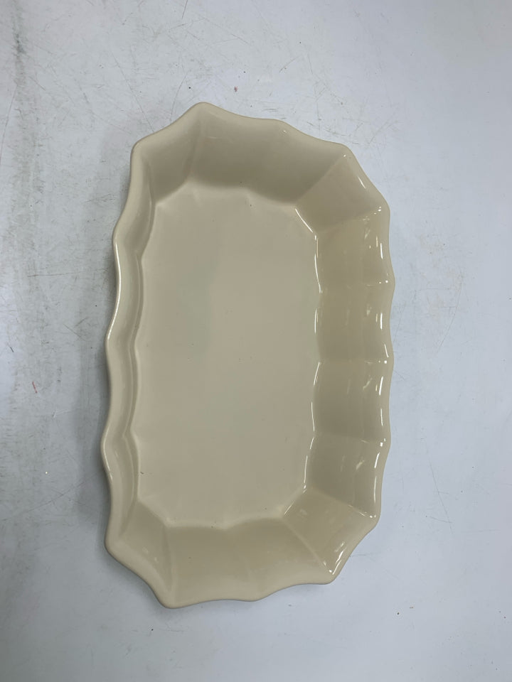 RECTANGLE STONEWARE W/ WAVY EDGE.