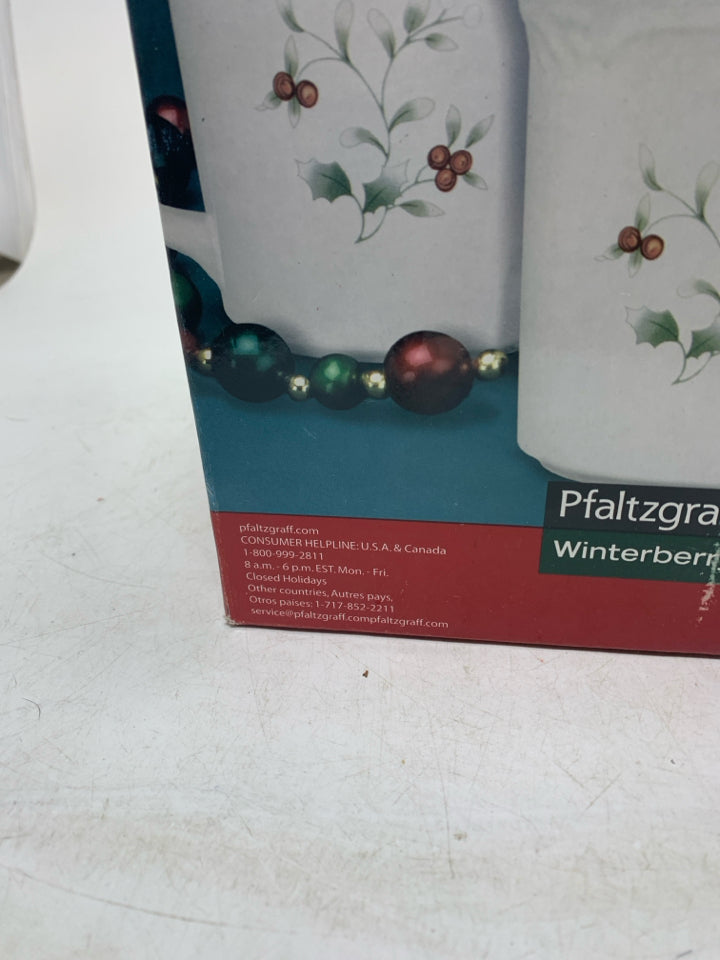 4 PFALTZGRAFF WINTERBERRY MUGS.
