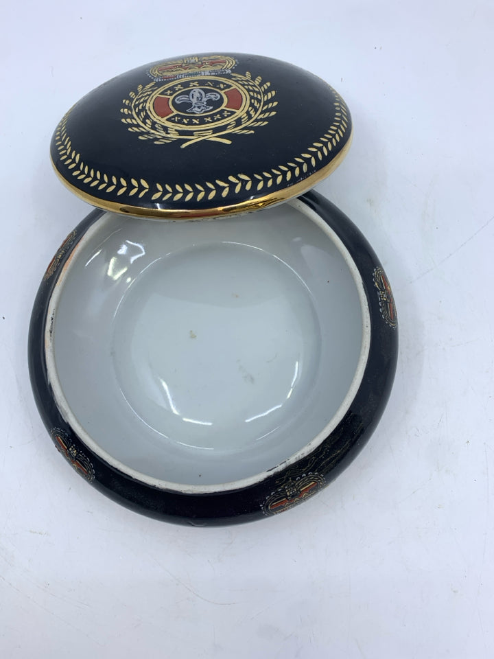 VTG BLACK DISH W GOLD ACCENTS AND CROWN W LID.