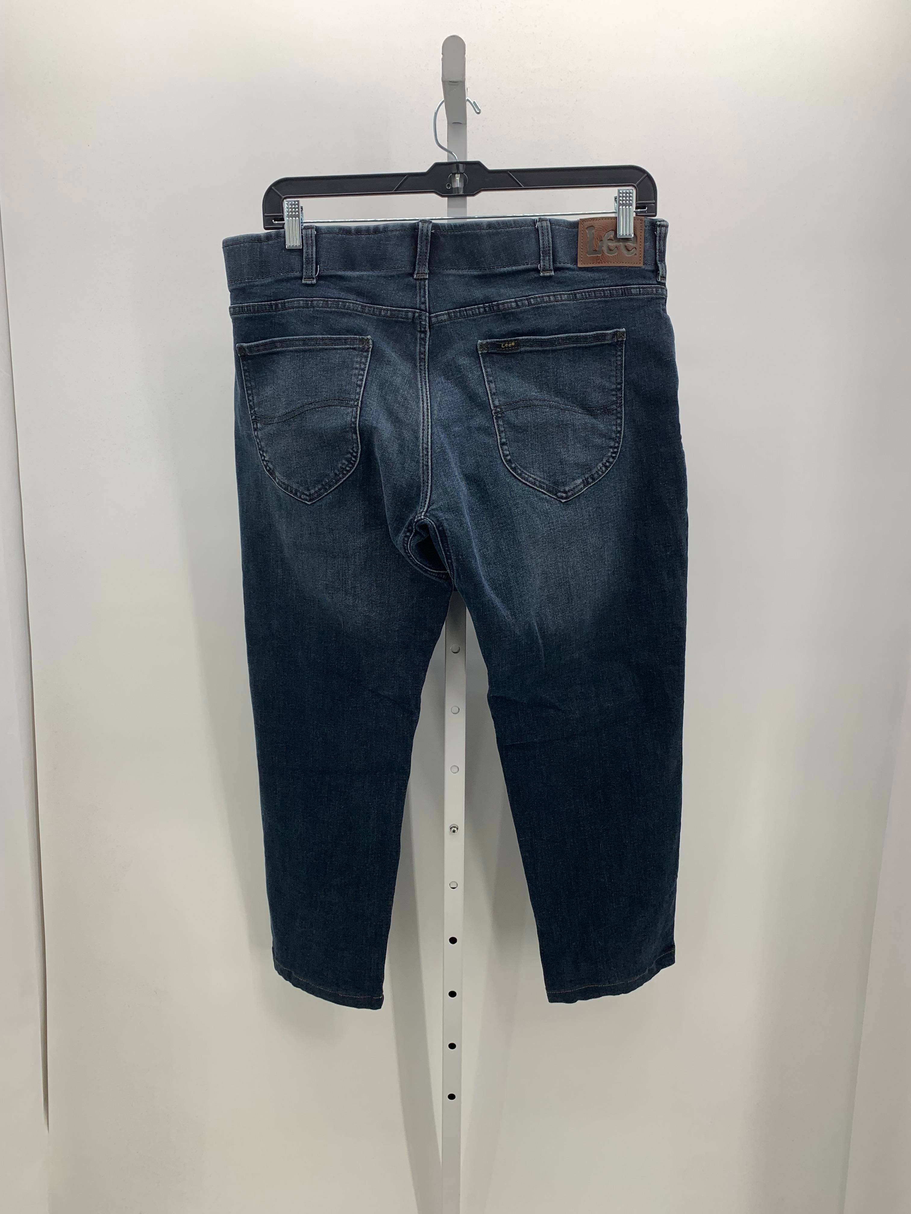 STRAIGHT FIT TAPERED LEG