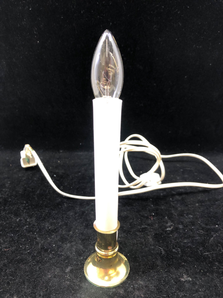 WHITE PLUG IN WINDOW CANDLE.