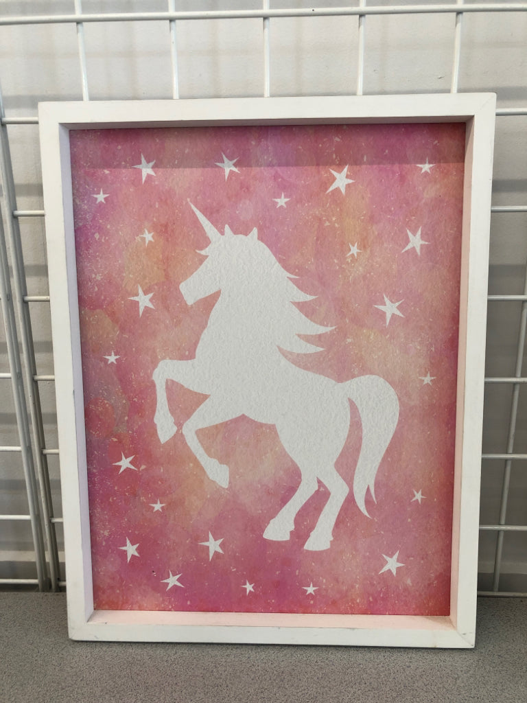 UNICORN W/STARS WOODEN WALL HANGING.