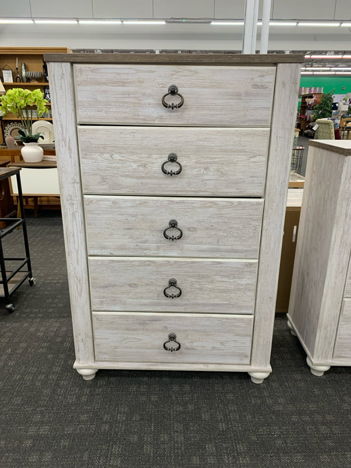 WILLOWTOWN TALL 5 DRAWER DRESSER.