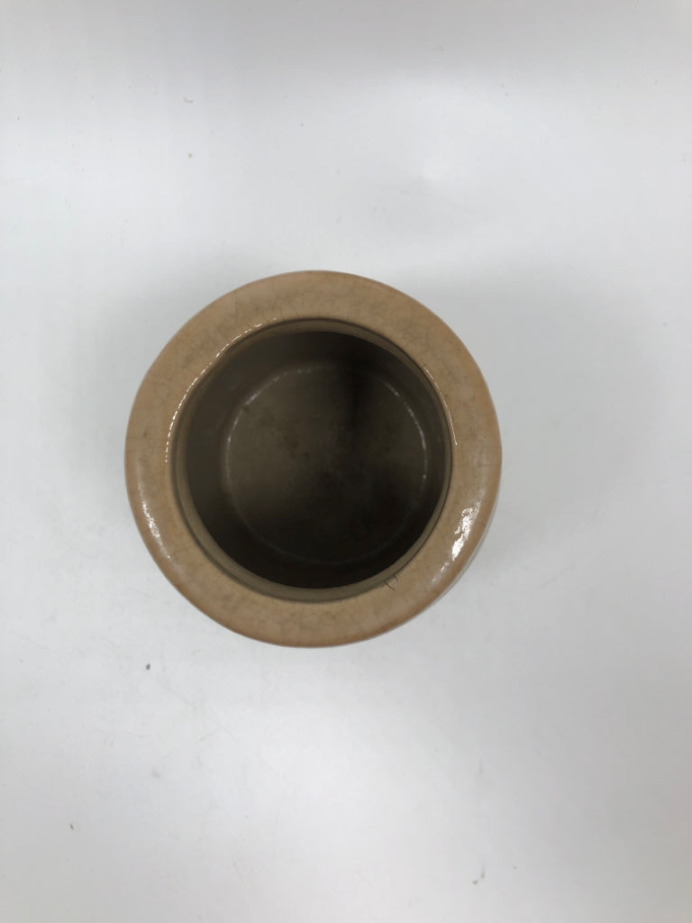 SM RED HEART STONEWARE VASE.