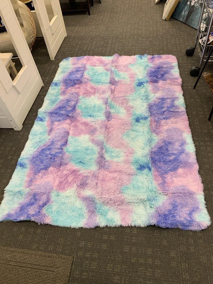 BLUE & PURPLE FLUFF RUG.