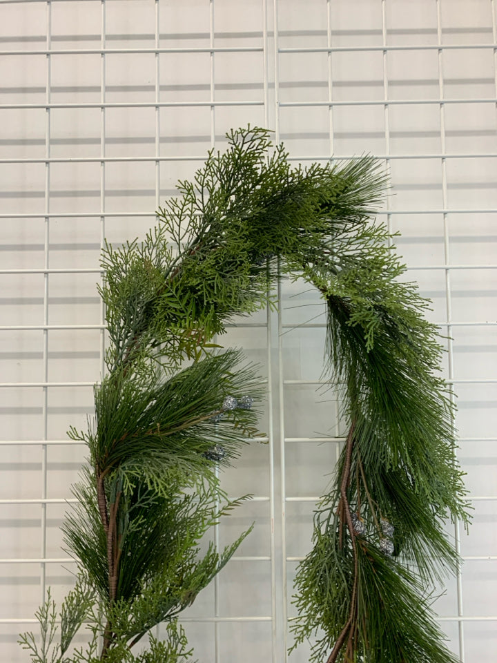 JUNIPER & PINE GARLAND W/FROSTED SEED CONES.