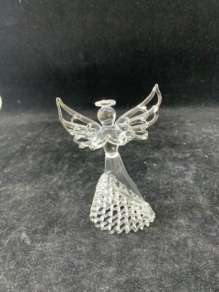 CLEAR GLASS PRAYING ANGEL FIGURINE.